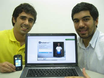 Lucas Mello e João Paulo, idealizadores do software que ajuda surdos a entender o português (Foto: Divulgação)