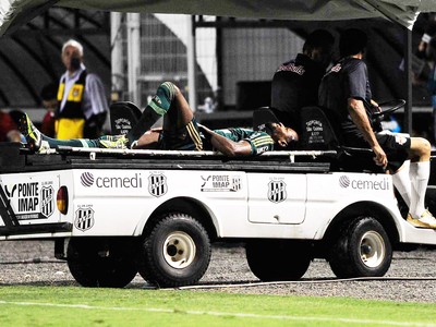 Zé Roberto sofre edema muscular coxa direita e vira dúvida no Verdão