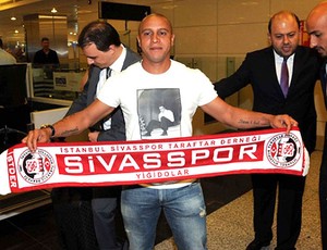 Roberto Carlos faixa Sivasspor técnico (Foto: Divulgação / Site Oficial)