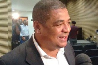 Vampeta brinca após classificação na Arena: 