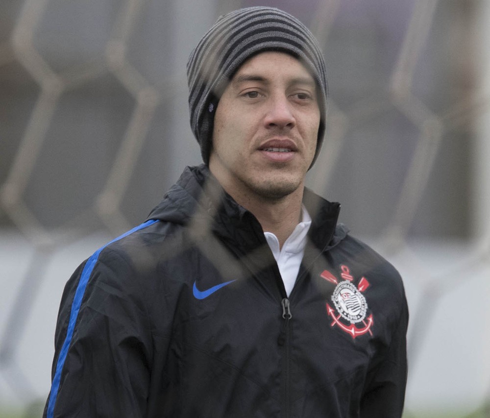 Com três retornos, Corinthians relaciona 22 jogadores para enfrentar o Avaí