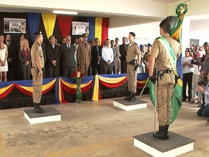 Solenidade de lançamento do batalhão militar de Nova Serrana (Foto: TV Integração/Reprodução)
