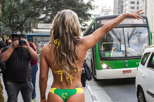Dani Sperle na Av. Paulista (Foto: Marcelo Brammer / AgNews)