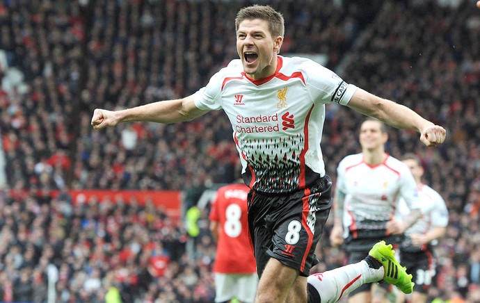 Steven Gerrard comemoração gol Liverpool contra Manchester United (Foto: EFE)
