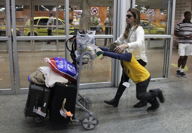 Giovanna Antonelli e Pietro (Foto: Rodrigo Sauzo/Foto Rio News)