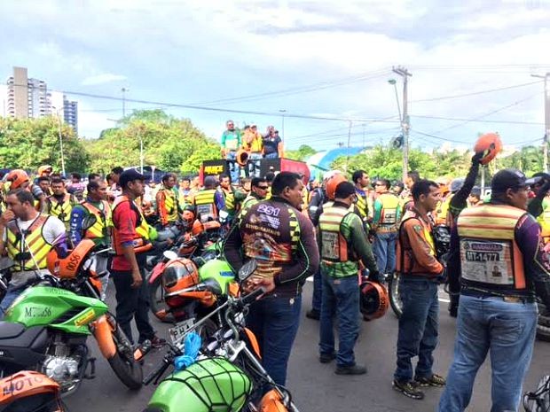 Grupo percorreu principais ruas de Manaus na manhã desta quinta (Foto: Diego Toledano/G1 AM)