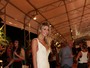 No Fashion Rio, ex-BBB Tatiele usa vestido feito por presidiários