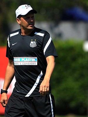 Claudinei Oliveira, treinador do Santos (Foto: Ivan Storti/Divulgação Santos FC)