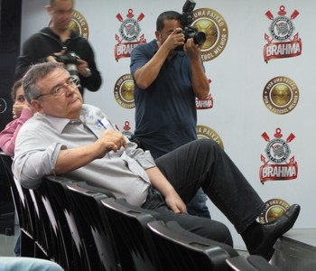 Gobbi banca Mano, pede paciência, mas 