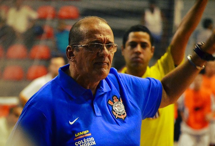 Atrás de título inédito, técnico de futsal do Timão segue ensinamentos de Tite