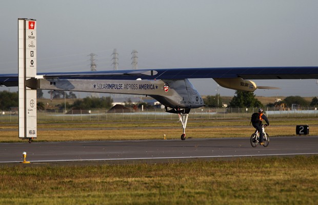 [Internacional] Avião movido a energia solar que vai atravessar os EUA é testado  Solar3
