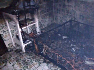Incêndio atingiu interior de casa na Zona Norte de Manaus  (Foto: Divulgação/Corpo de Bombeiros)