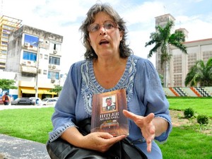 A pesquisadora Simoni Renée Guerreiro Dias defende que Hitler tinha interesses em Mato Grosso. (Foto: Renê Dióz/G1)