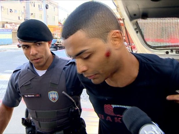 Mulher é morta a tiros no trabalho e ex-namorado é preso em Guarapari (Foto: Reprodução/ TV Gazeta)