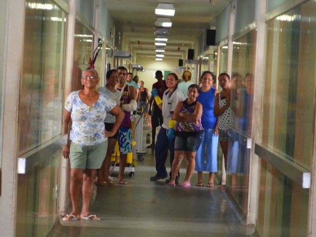Pacientes e familiares foram surpreendidos com a Banda do Exército (Foto: Marina Fontenele/G1 SE)