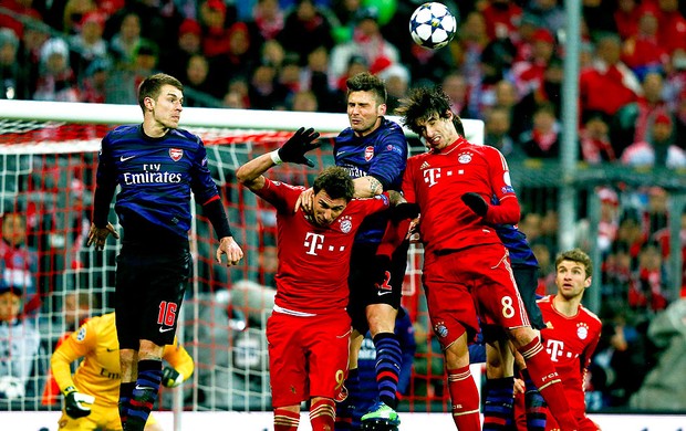  Mario Mandzukic na partida do Bayern de Munique contra o Arsenal (Foto: Reuters)