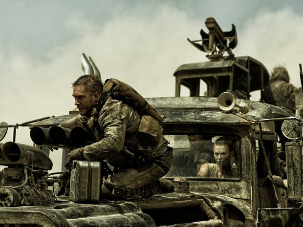Tom Hardy e Charlize Theron em cena do filme 'Mad Max: Estrada da fúria' (Foto: Divulgação)