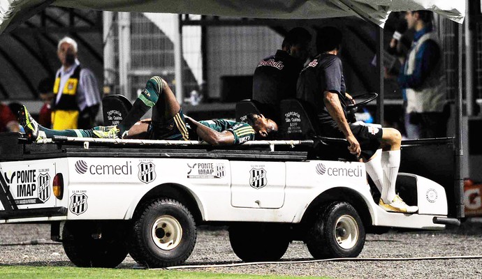 Zé Roberto sente incômodo e será reavaliado; Tobio leva terceiro amarelo