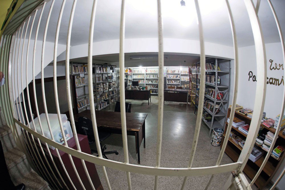 A Biblioteca do présídio.É nela que o ex ministro José Dirceu trabalha para reduzir sua pena (Foto:  Guilherme Pupo/ÉPOCA)