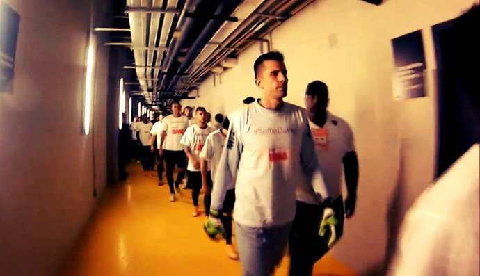 Jogadores do Galo no túnel antes de entrar no campo (Foto: Reprodução TV Globo)