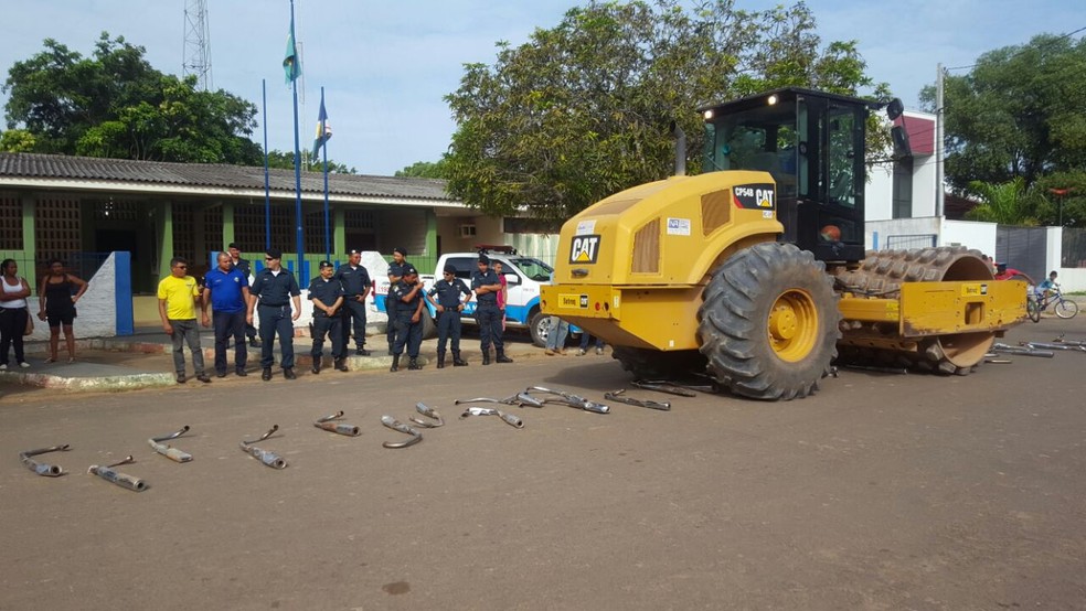 Venda do material destruído será revestida para programa social (Foto: Polícia Militar/Divulgação)