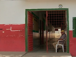 Segundo prefeitura, menos de 400 aderiram a greve (Foto: Reprodução/TV Asa Branca)