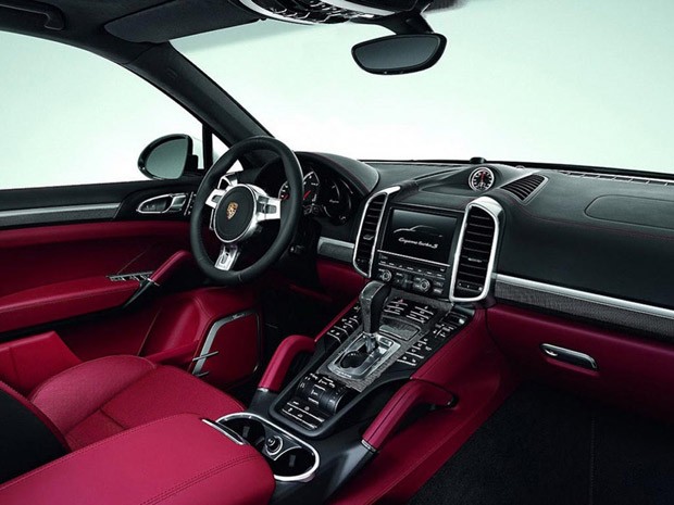 Interior do novo PCayenne Turbo S 'brinca' com dois tons de cor (Foto: Divulgação) Interior do novo PCayenne Turbo S 'brinca' com dois tons de cor (Foto: Divulgação)