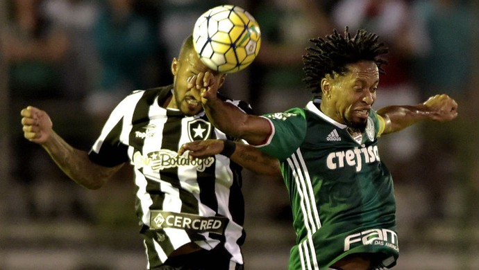  Zé Roberto falou sobre a queda de produção do time