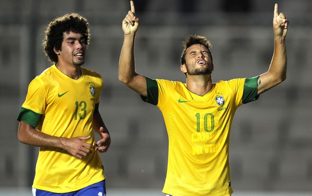Felipe Anderson comemora gol do Brasil contra a Venezuela, Sub-20 (Foto: Agência AFP)