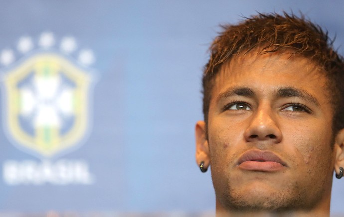 Neymar coletiva Seleção Brasileira (Foto: Mowa Press)