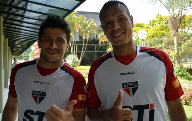 Aloisio e Luis Fabiano (Foto: Site Oficial/saopaulofc.net)