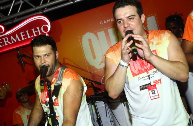 Marcos e Belutti cantam sucessos sertanejos no Camarote QUEM 2013 (Foto: Rafael Jota/Revista QUEM)