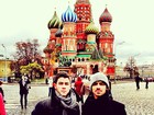 Joe e Nick do Jonas Brothers se divertem em passeio na Rússia