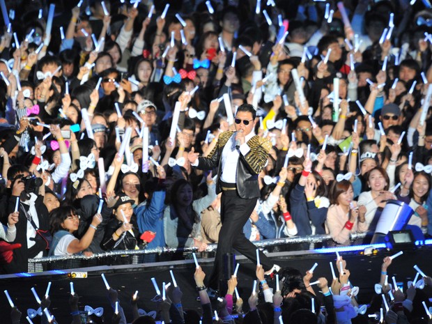 Psy faz show em Seul (Foto: AFP)