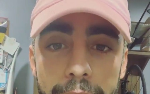 Pedro Scooby Desabafa Ap S Selinho Em Amigo N O Tenho Medo De Ser Gay Eu Assumiria Revista