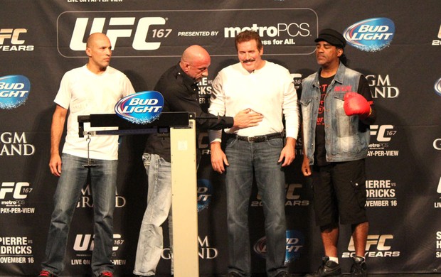 Pesagem UFC 167 (Foto: Evelyn Rodrigues)