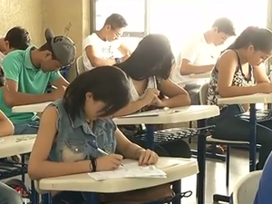 Frame estudantes em sala de aula (Foto: Reprodução/TV Anhanguera)