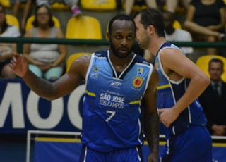 Rodgers Mogi X São José NBB 8 (Foto: Bruno Rocha)