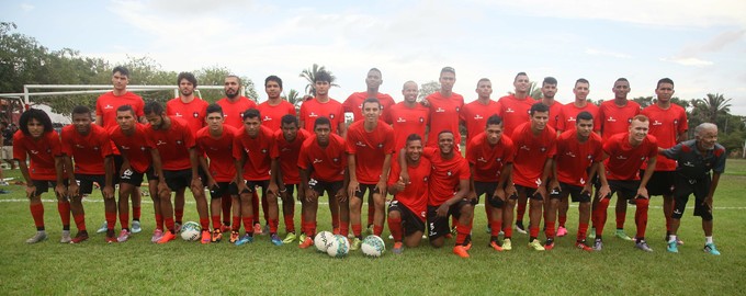 Moto Club se apresenta no CT Pereira dos Santos para temporada 2017 (Foto: Flora Dolores / O Estado do MA)