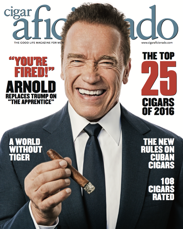 Aos 69 anos, Arnold Schwarzenegger posa na capa da revista Cigar Aficionado (Foto: Reprodução / Cigar Aficionado)