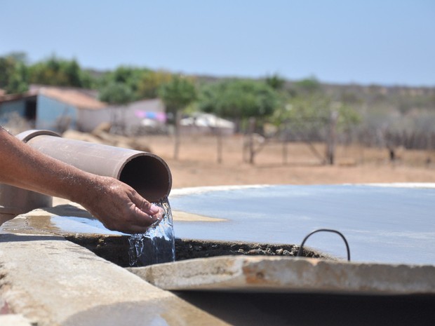 Água potável já chegou a Alto do Rodrigues, Areia Branca e Jandaíra (Foto: Vivian Galvão)