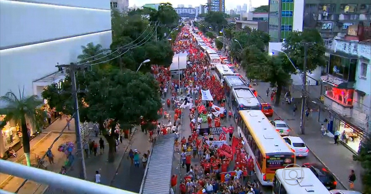 G1 Recife tem protesto contra impeachment e Eduardo Cunha notícias em Pernambuco