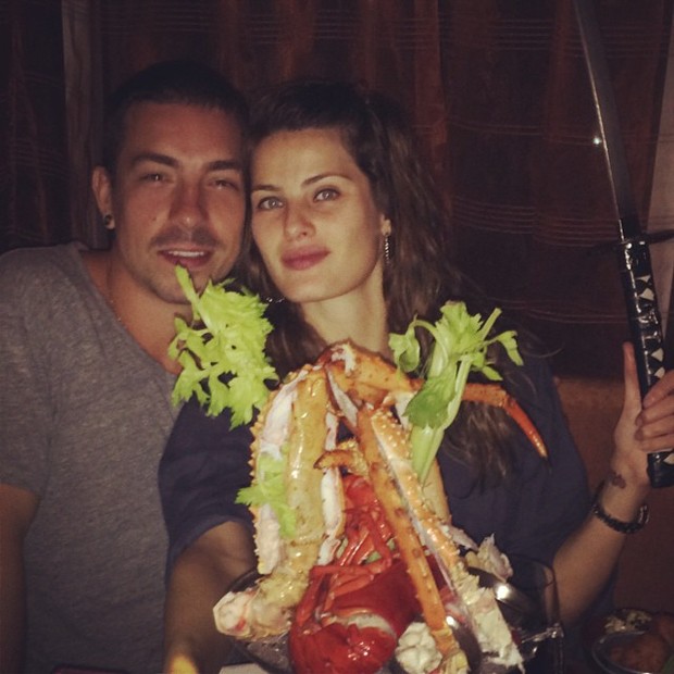 Di Ferrero e Isabelli Fontana em restaurante em Miami, nos Estados Unidos (Foto: Instagram/ Reprodução)