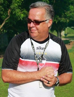 Josué Teixeira, treinador do River-PI (Foto: Marco Freitas )