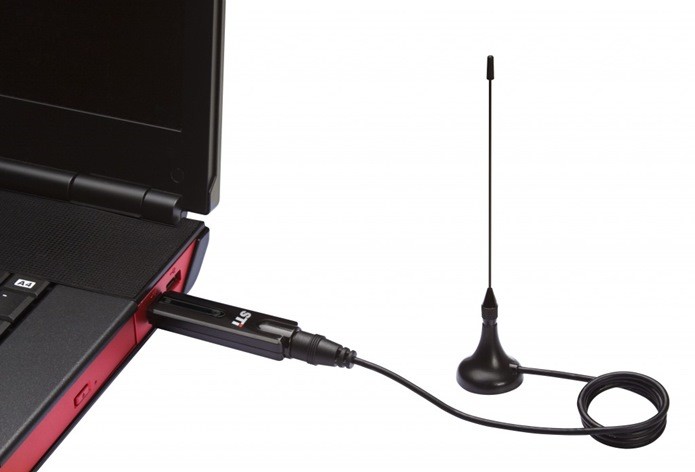 Adaptares com suporte a FullHD costumam ter a antena longe do corpo do Pen Drive (Foto:Divulgação)