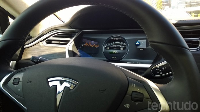 Sistema de áudio do Tesla impressiona por sua qualidade  (Foto: Isadora Díaz/TechTudo)