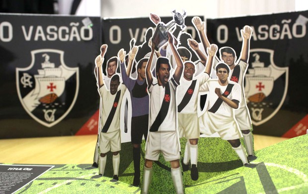 Livro 3d do Vasco (Foto: Guilherme Pessoa / Vasco.com.br)