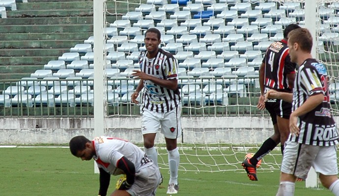 Romarinho, Botafogo-PB, Paraíba, Vera Cruz-PE, Amistoso, Almeidão (Foto: Richardson Gray / Globoesporte.com/pb) Romarinho, Botafogo-PB, Paraíba, Vera Cruz-PE, Amistoso, Almeidão (Foto: Richardson Gray / Globoesporte.com/pb)