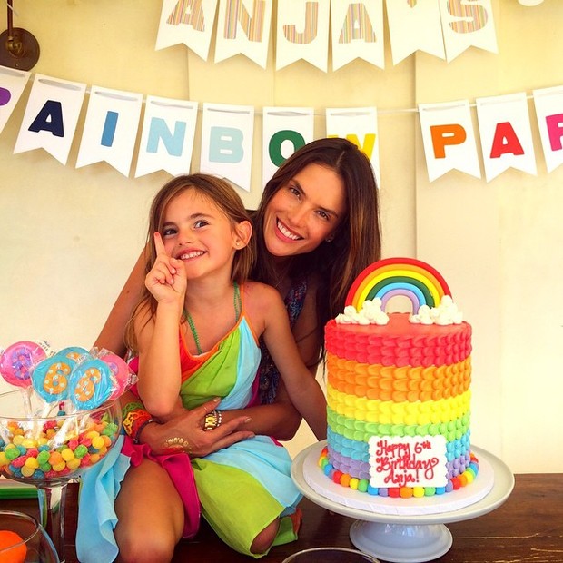 Alessandra Ambrósio comemora o aniversário de seis anos da filha, Anja (Foto: Instagram/ Reprodução)