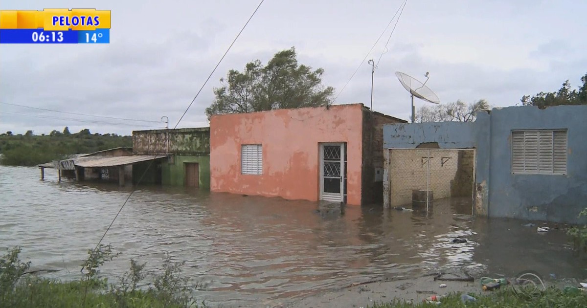 G1 Nível do Rio Quaraí volta a subir e famílias seguem fora de casa no RS notícias em Rio
